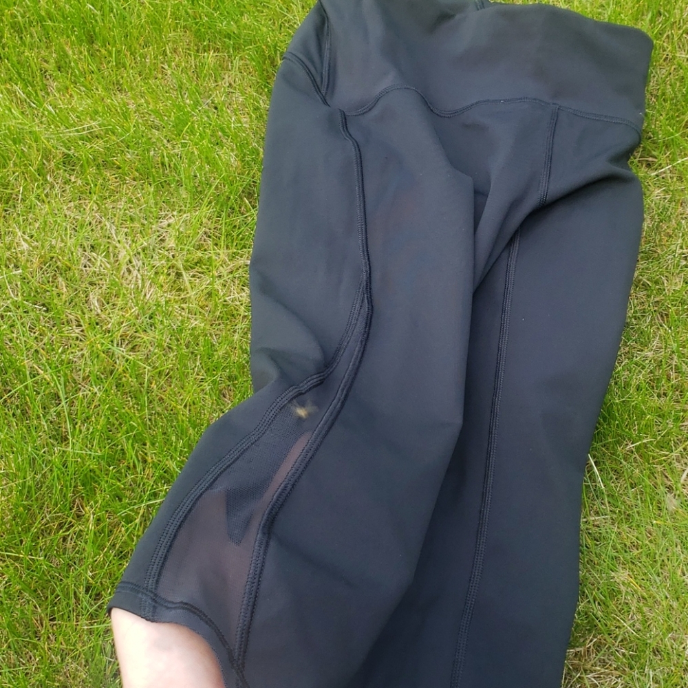 Lululemon train times crops size 4 NWOT - Picture 6 of 13
